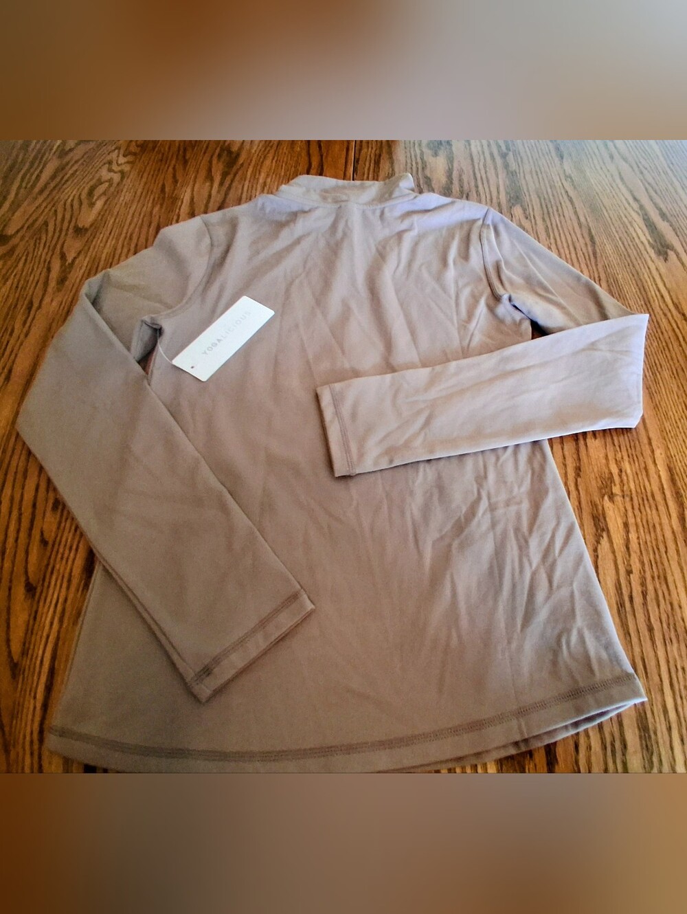 NWT Ladies Top By YOGA LICIOUS  SZ M, L, MSRP $58 - Picture 5 of 6